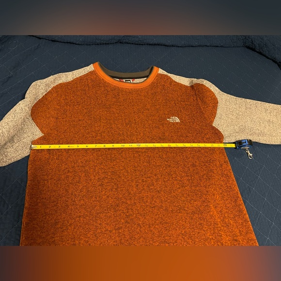 The North Face Men's Orange and Gray Sweater - Picture 10 of 10